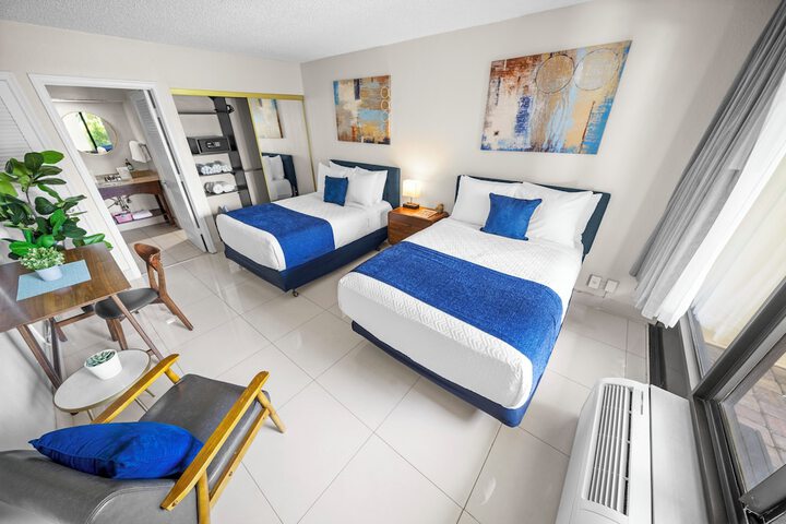 2 Double Beds (10 of 11)