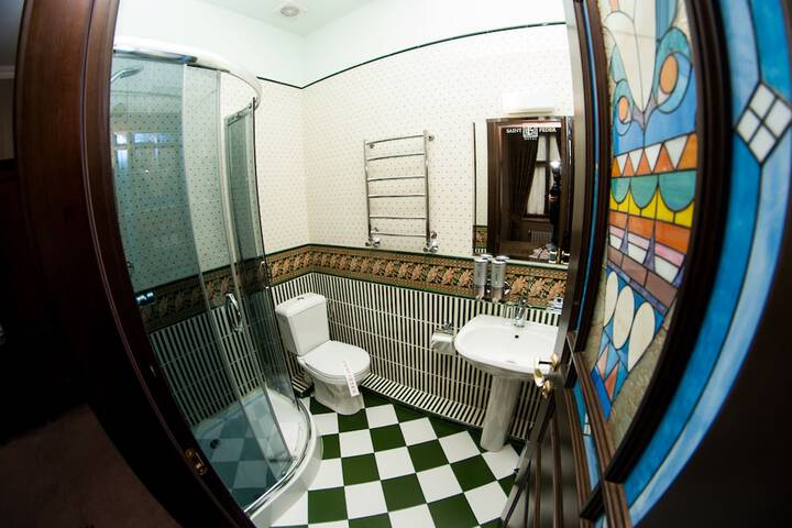 Room 50 of 73