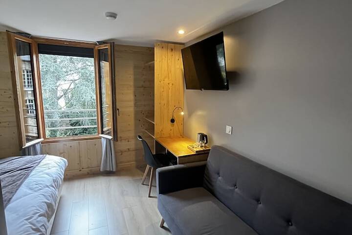 Room 30 of 50