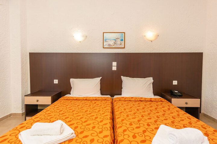Room 4 of 62