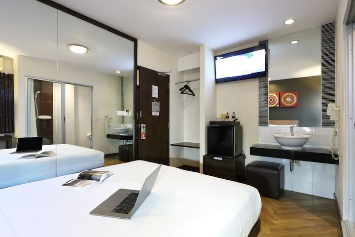 Room 53 of 78