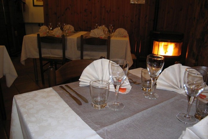 Dining 10 of 31