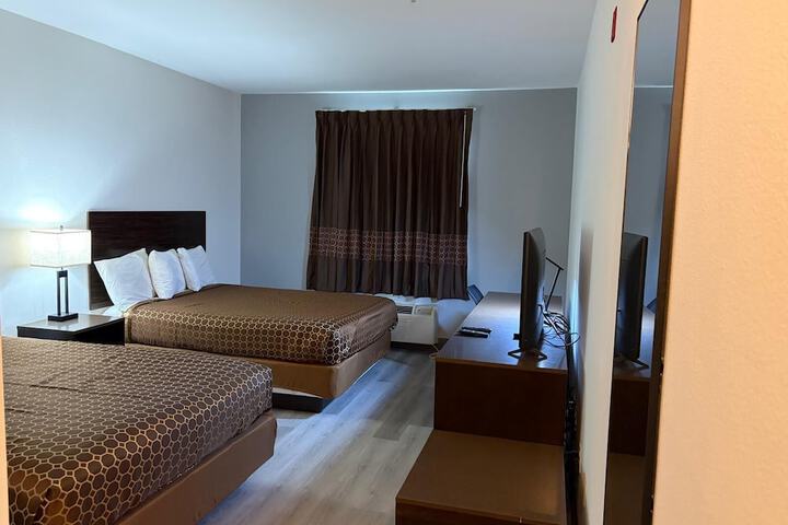Room 9 of 39