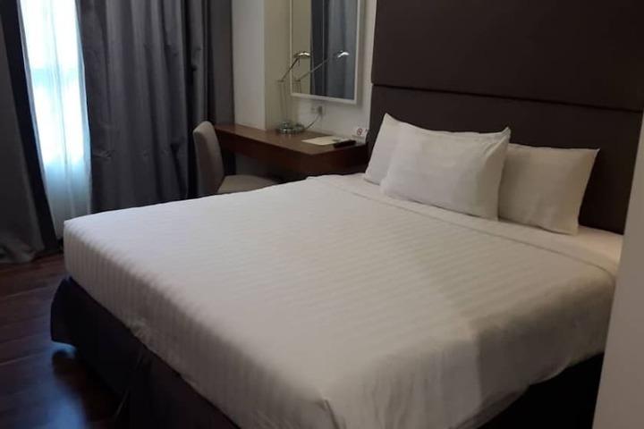 Room 21 of 39