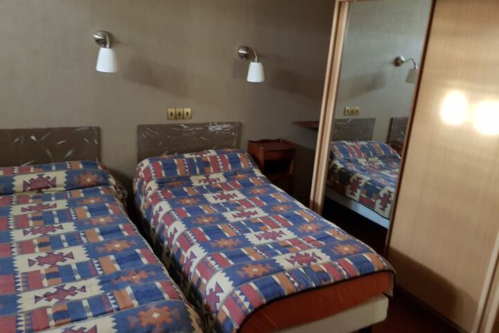 Room 4 of 17