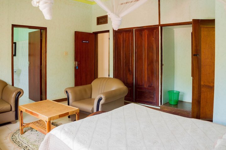 Room 8 of 34
