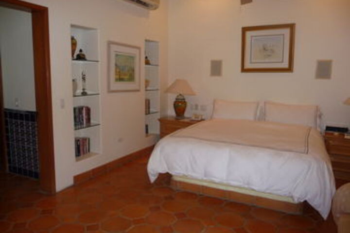 Room 9 of 21