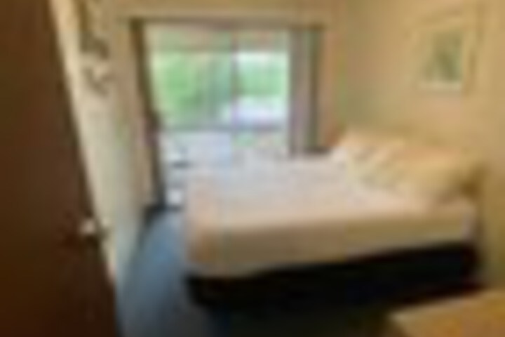 Room 35 of 342