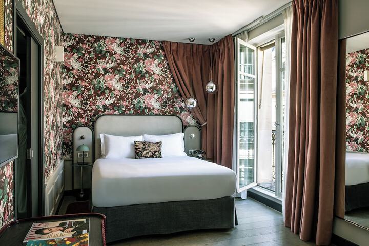 Room 37 of 141