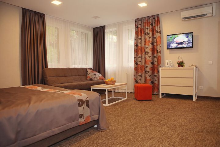 Room 9 of 135