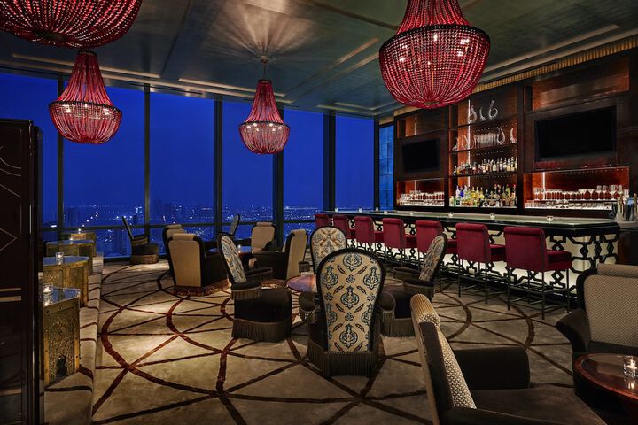 Lounge 106 of 147