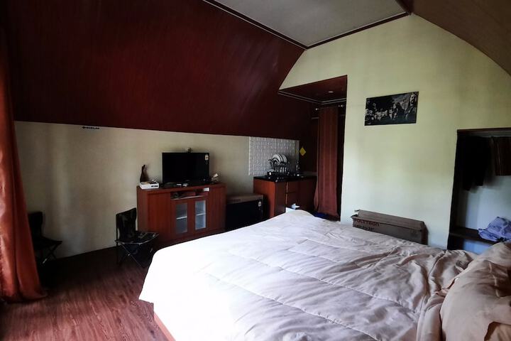 Room 5 of 59