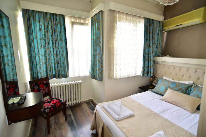 Room 17 of 38