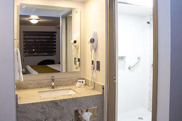 Room 45 of 64