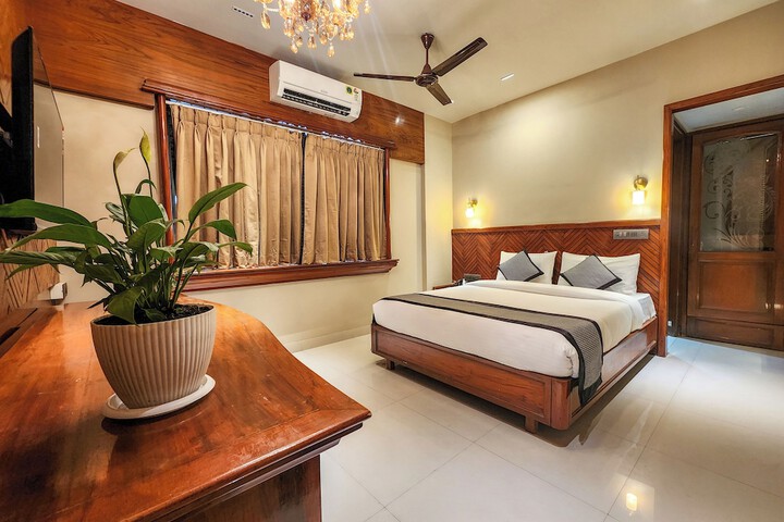 Room 18 of 25