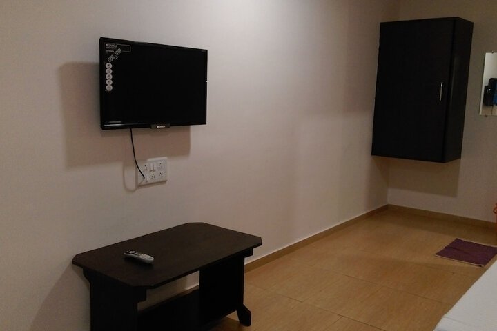 Room 2 of 25