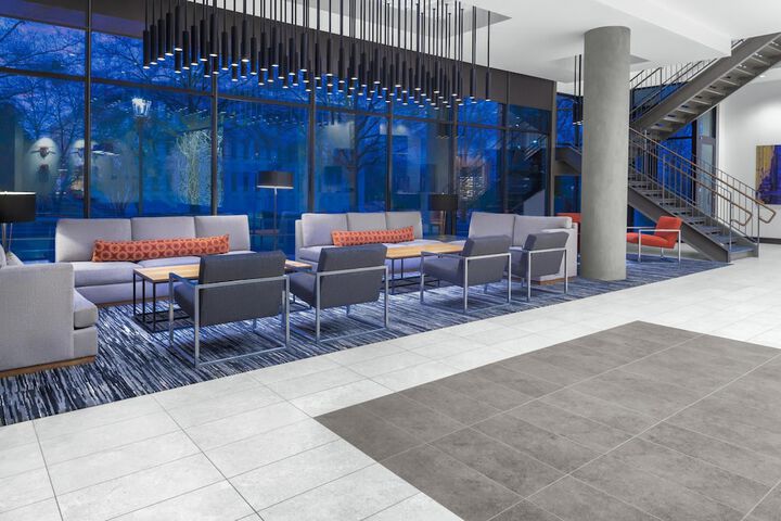 Entrance & Lobby