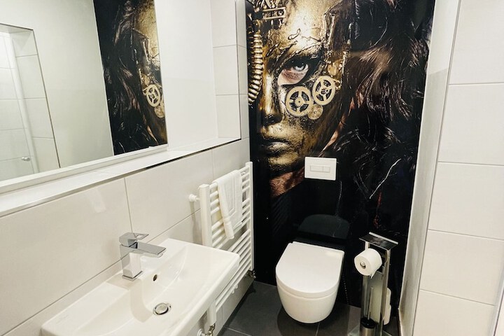 Room 52 of 63