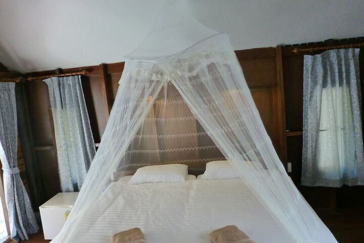 Room 5 of 62