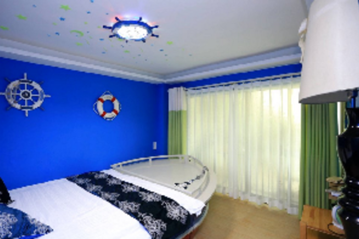 Room 12 of 14