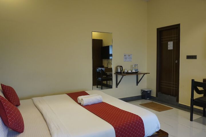 Room 12 of 128