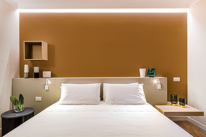 Room 12 of 105