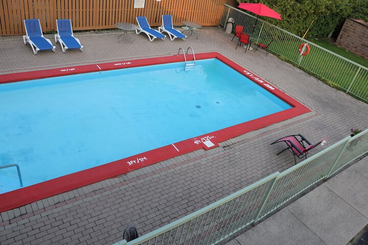 Hotel Exterior 78 of 84