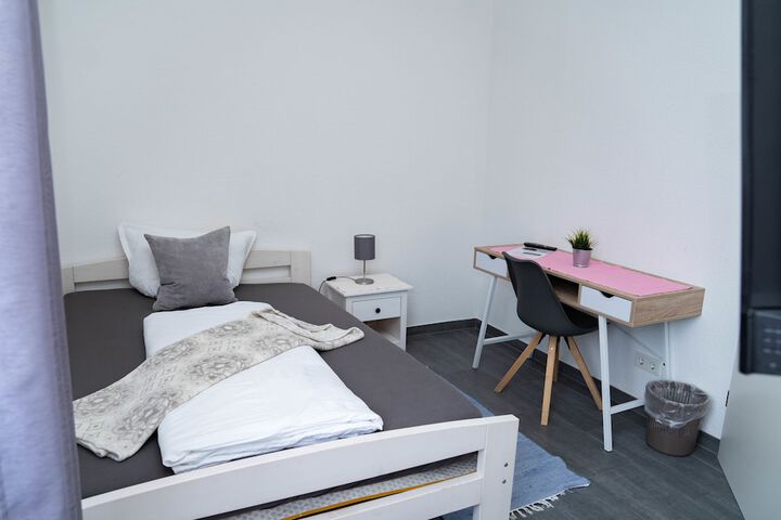 Room 9 of 21