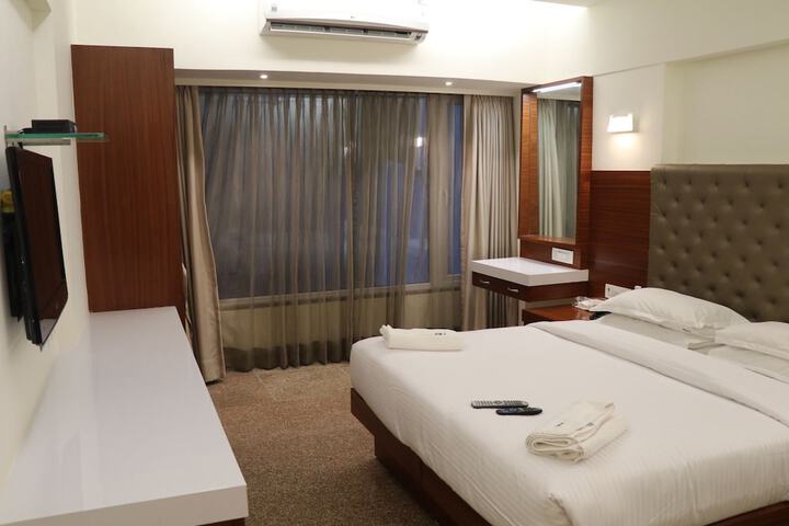 Room 12 of 97