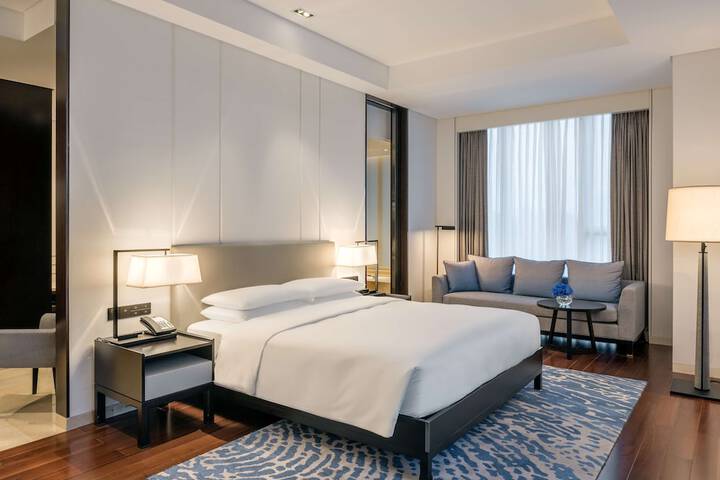 Room 12 of 48