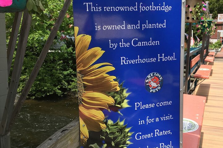 Hotel Exterior 83 of 97