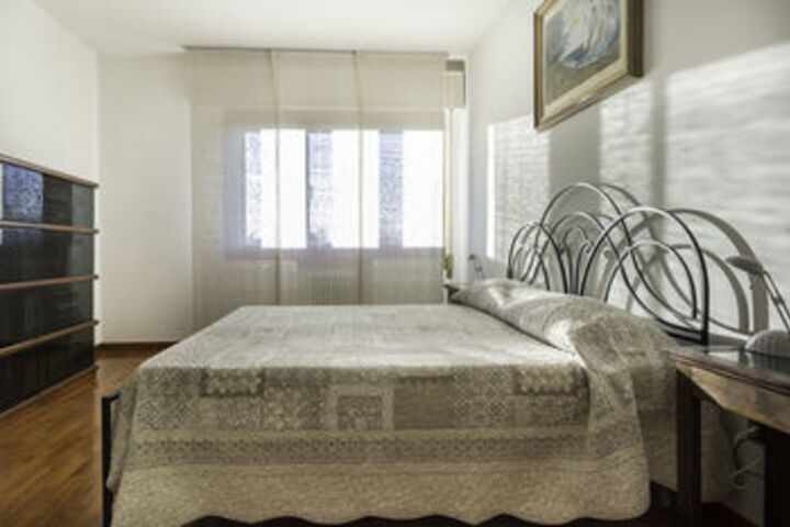 Room 392 of 871