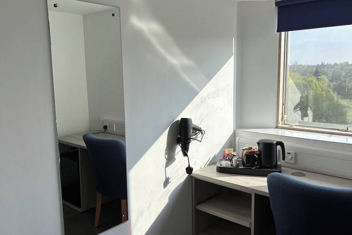 Room 36 of 83