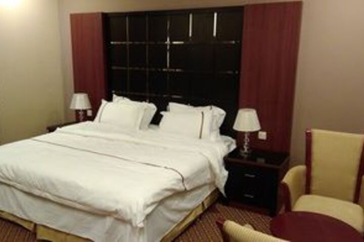 Room 17 of 39