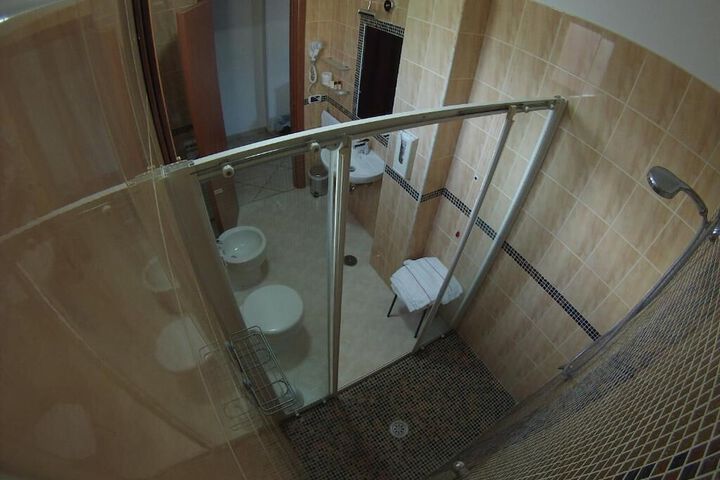 Room 23 of 41