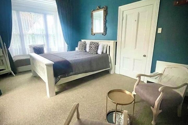 Room 13 of 80