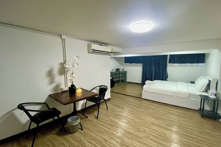 Room 15 of 60