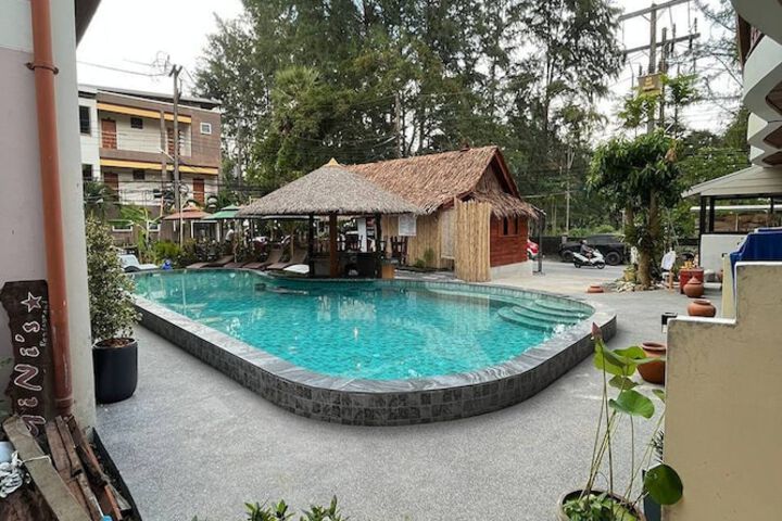Pool 40 of 53