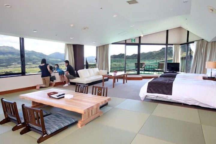 Room 8 of 37