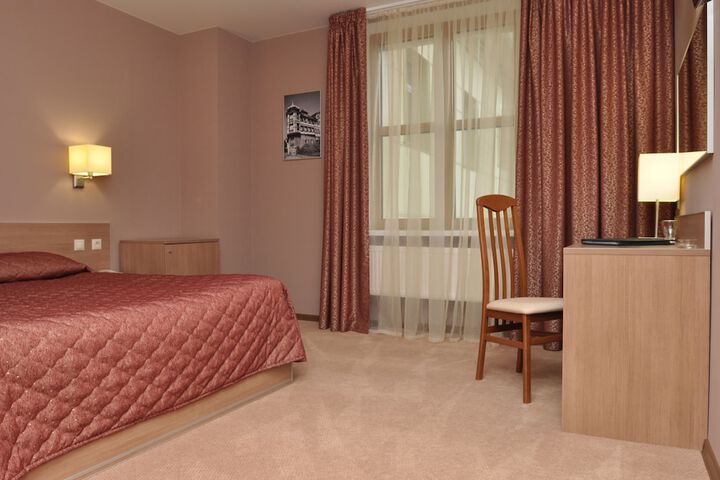 Room 15 of 77