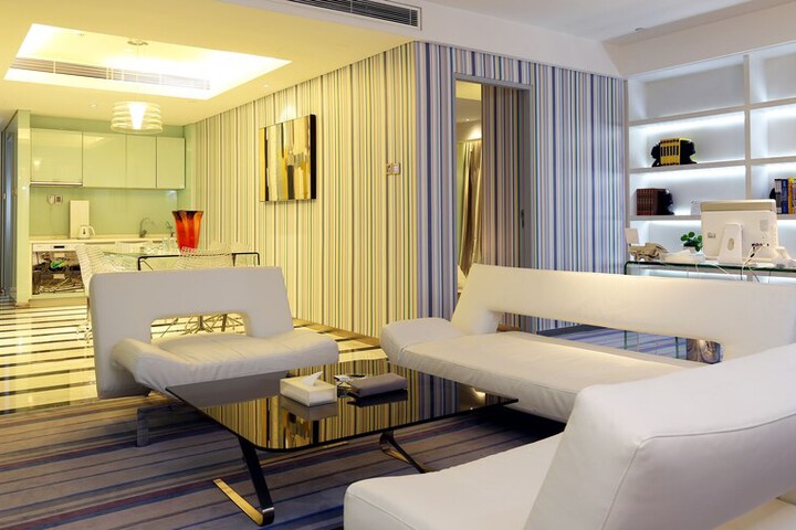 Room 25 of 167