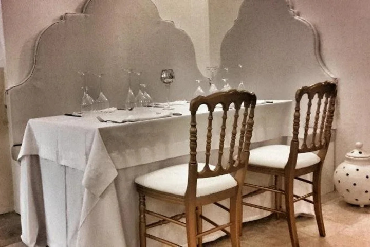 Dining 21 of 26