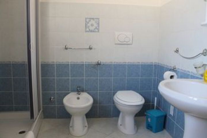 Room 12 of 256