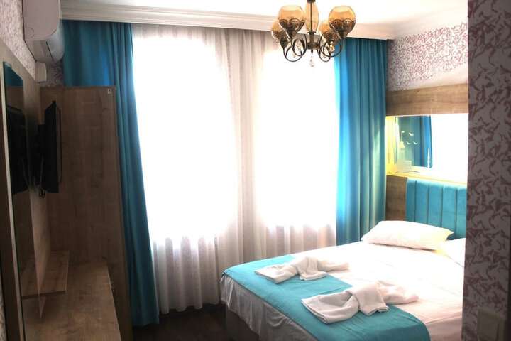 Room 6 of 43