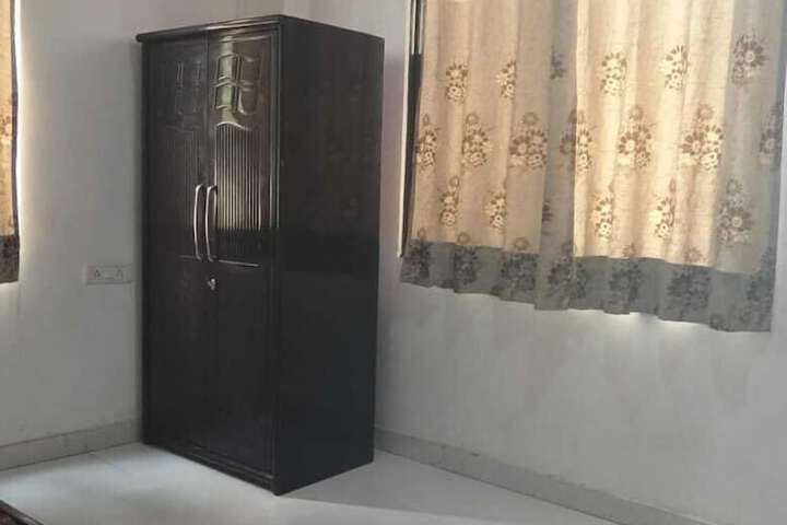 Room 6 of 37