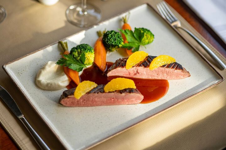 Dining 18 of 27