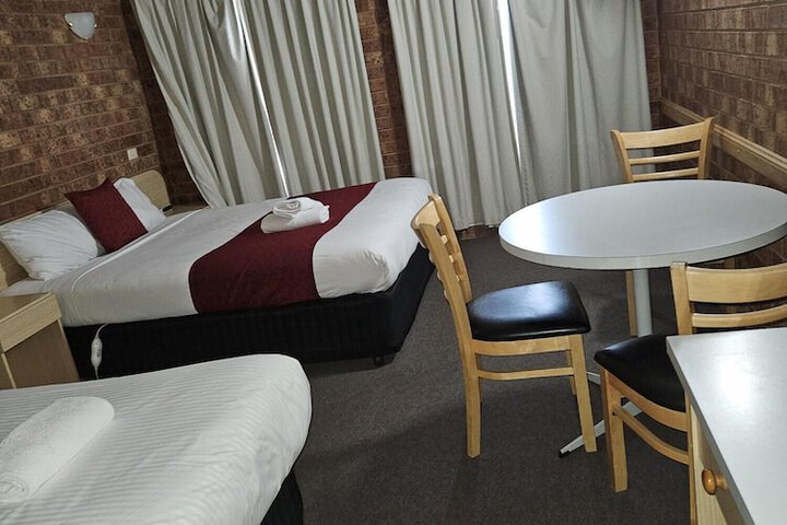 Room 8 of 34