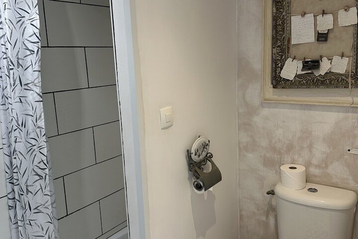 Room 17 of 44
