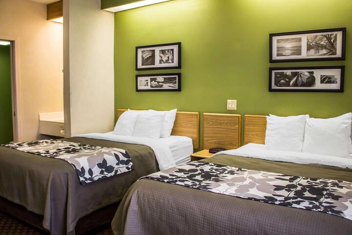 2 Double Beds (2 of 4)