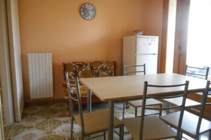 Room 9 of 30